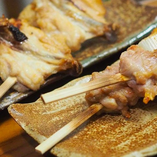 【益子焼】ゴツゴツした粘土の荒土シリーズ　足付き長方形の長皿【おりべ緑釉・単品１枚】