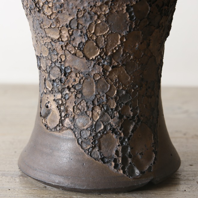 【益子焼】5.3号鉢 植木鉢 陶器鉢 オペルクリカリアパプキス 灌木系塊根植物 アガベ 【NEW銀河鉢クレーター・Black＆Gold】 高さ約17.5cm 作家 陶芸家 横山雄一作　一点物