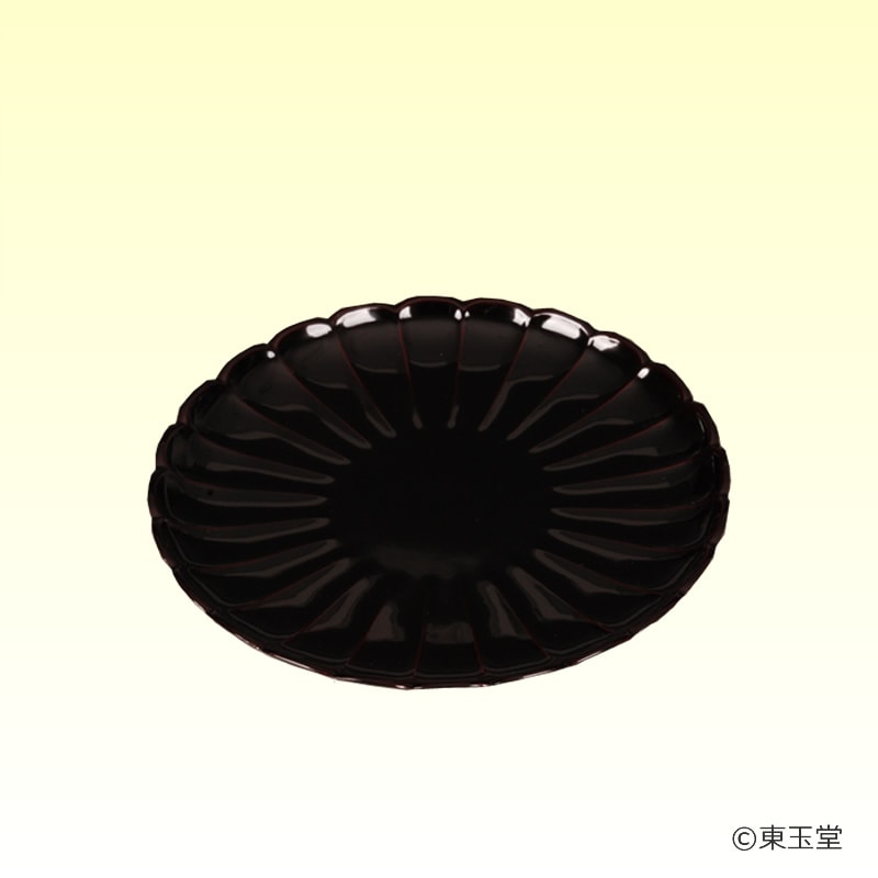 菊皿　溜塗（φ 2１ cm)