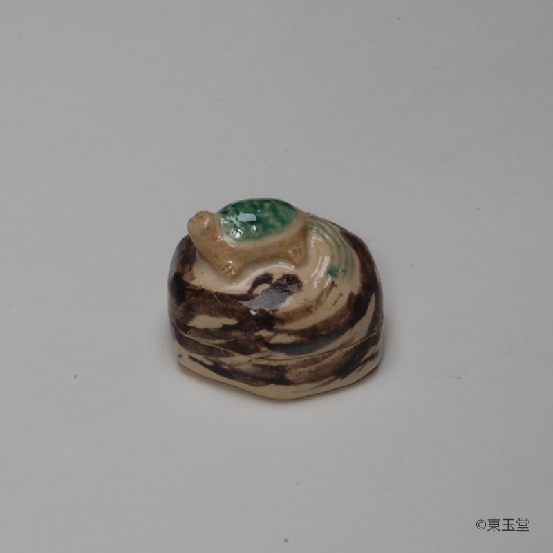 香合 三彩 亀 横石嘉助作 (桐箱) | 香合,香合（陶器） | |茶道具