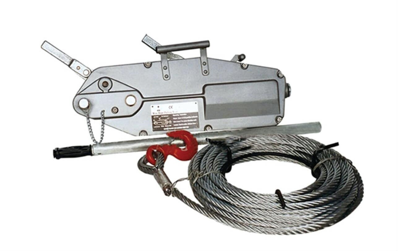 万能 ハンドウインチ  携帯ウインチ 定格荷重約3200kg  ワイヤー約20m付き  ハンドル ワイヤー 3点セット 約3.2t 手動ウインチ 万能携帯ウインチ ウィンチ 小型 軽量 荷揚げ 吊り上げ 横引き