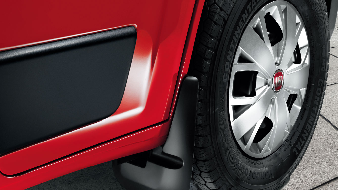 FIAT純正アクセサリーマッドフラップ