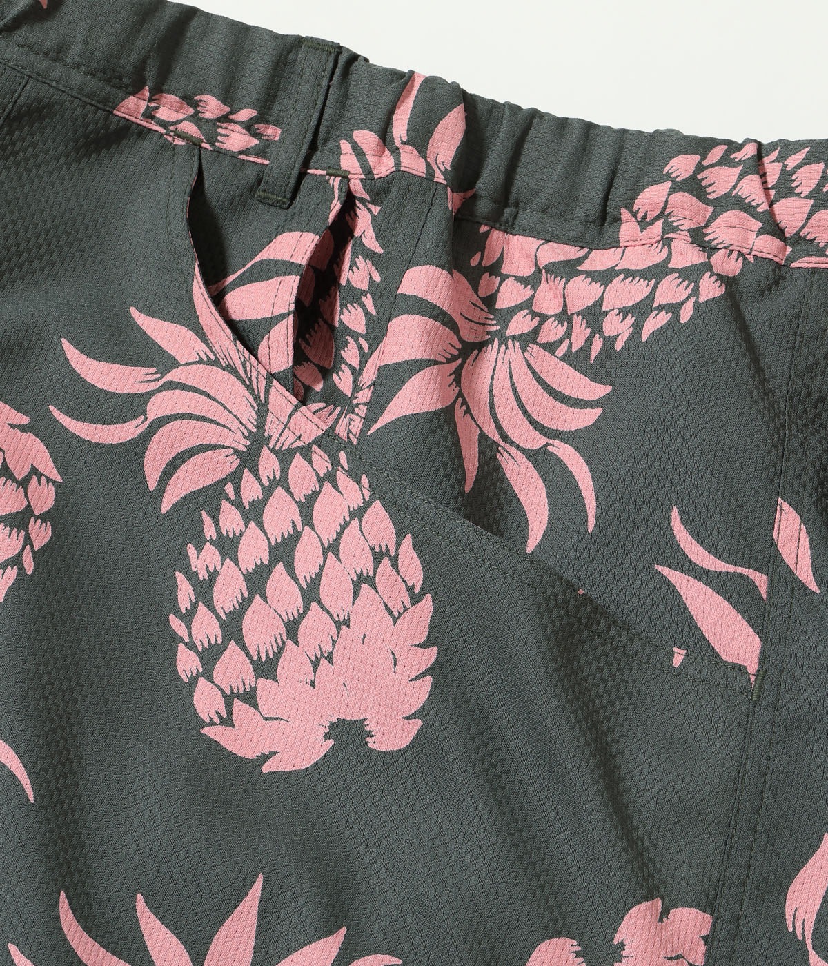 Lot No. DK52654 / DUKE KAHANAMOKU COOLMAX��� HAWAIIAN SHORTS ��DUKE'S PINEAPPLE��