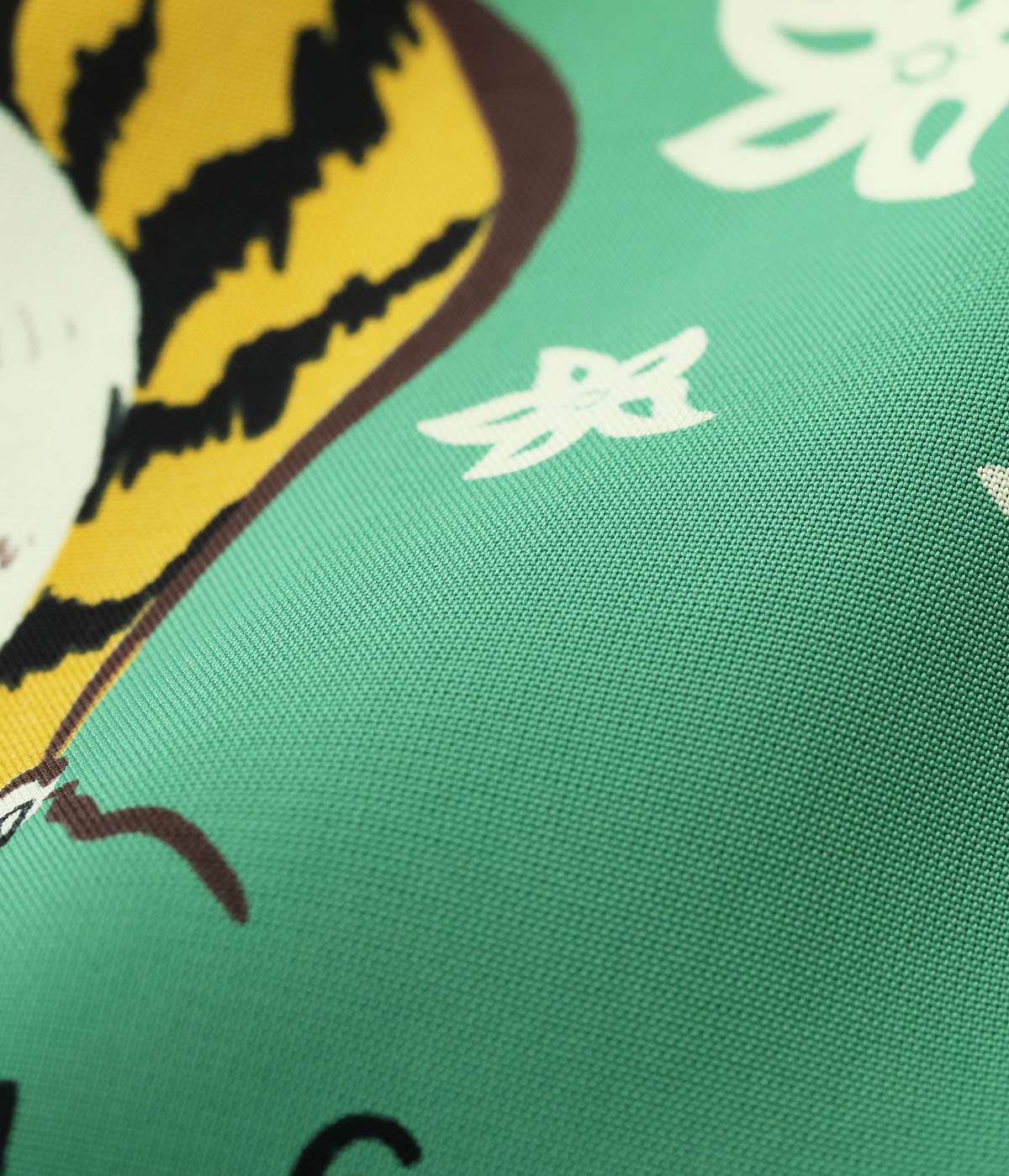 Lot No. SS39535 / KEONI OF HAWAII SOUTH PACIFIC SEA by TROPICANA JOE