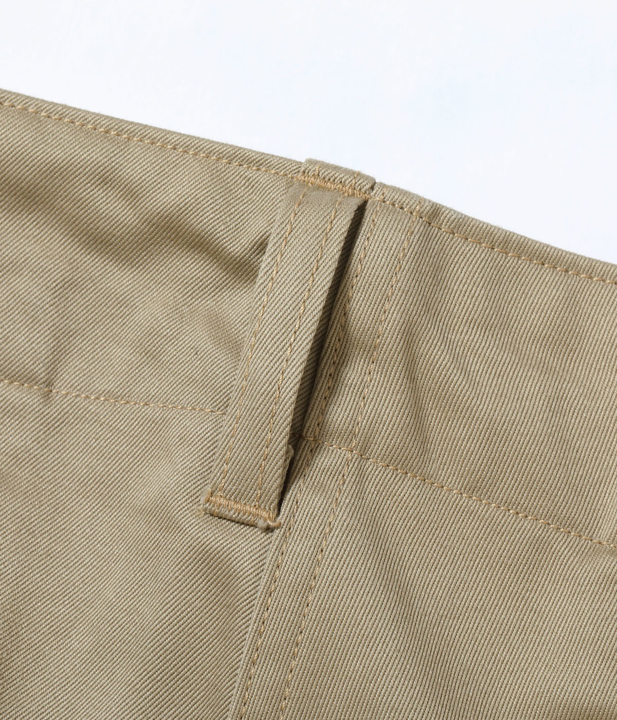 Lot No. MO42556 / MODUCT BAGGY TROUSERS, COTTON, KHAKI, TYPE-