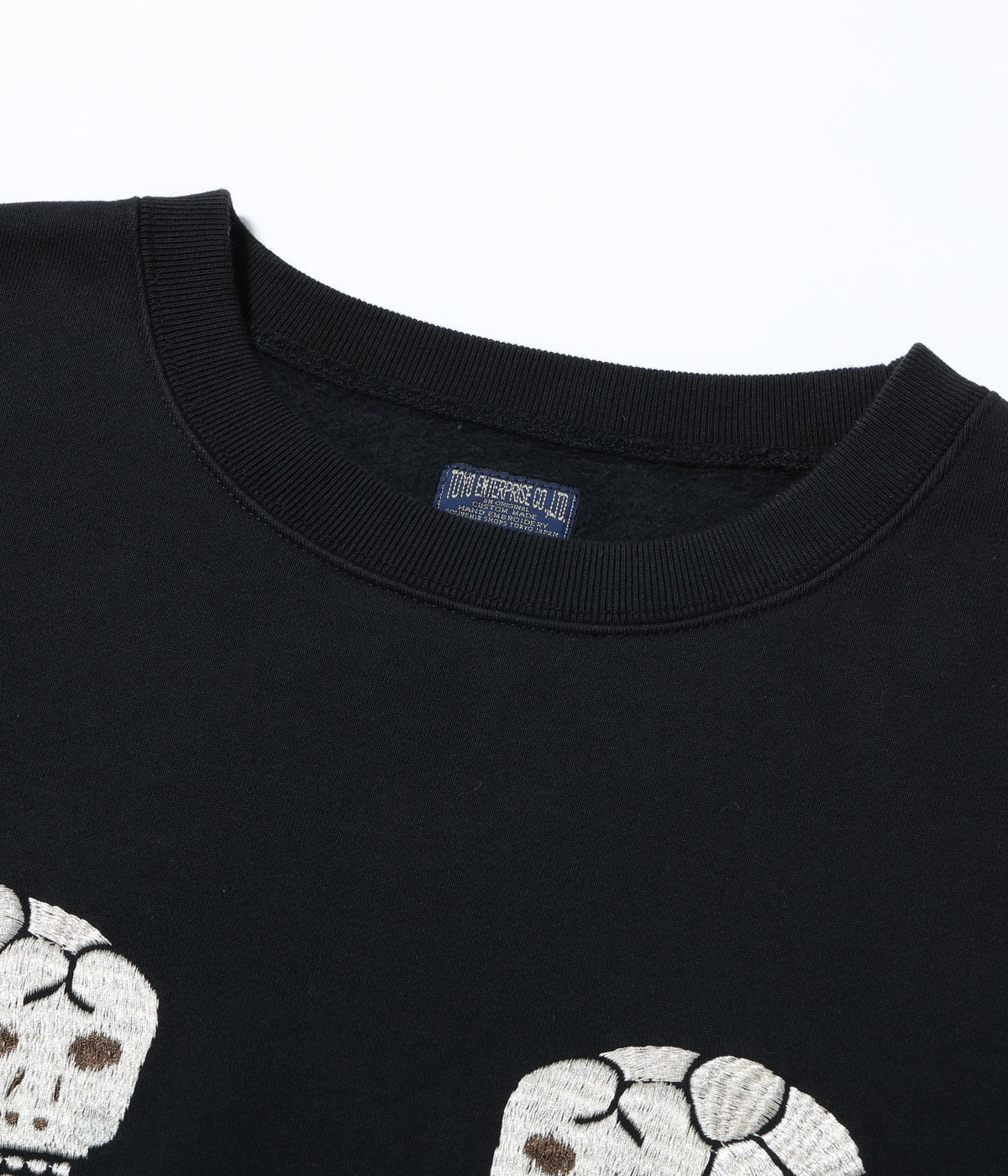 Lot No. TT69650 / SUKA CREW SWEAT EMBROIDERED ��SKULL & SNAKE��