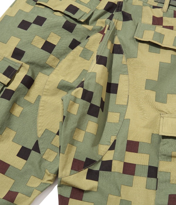 Lot No. BR42291 / DIGITAL CAMOUFLAGE TROUSERS TEST SAMPLE
