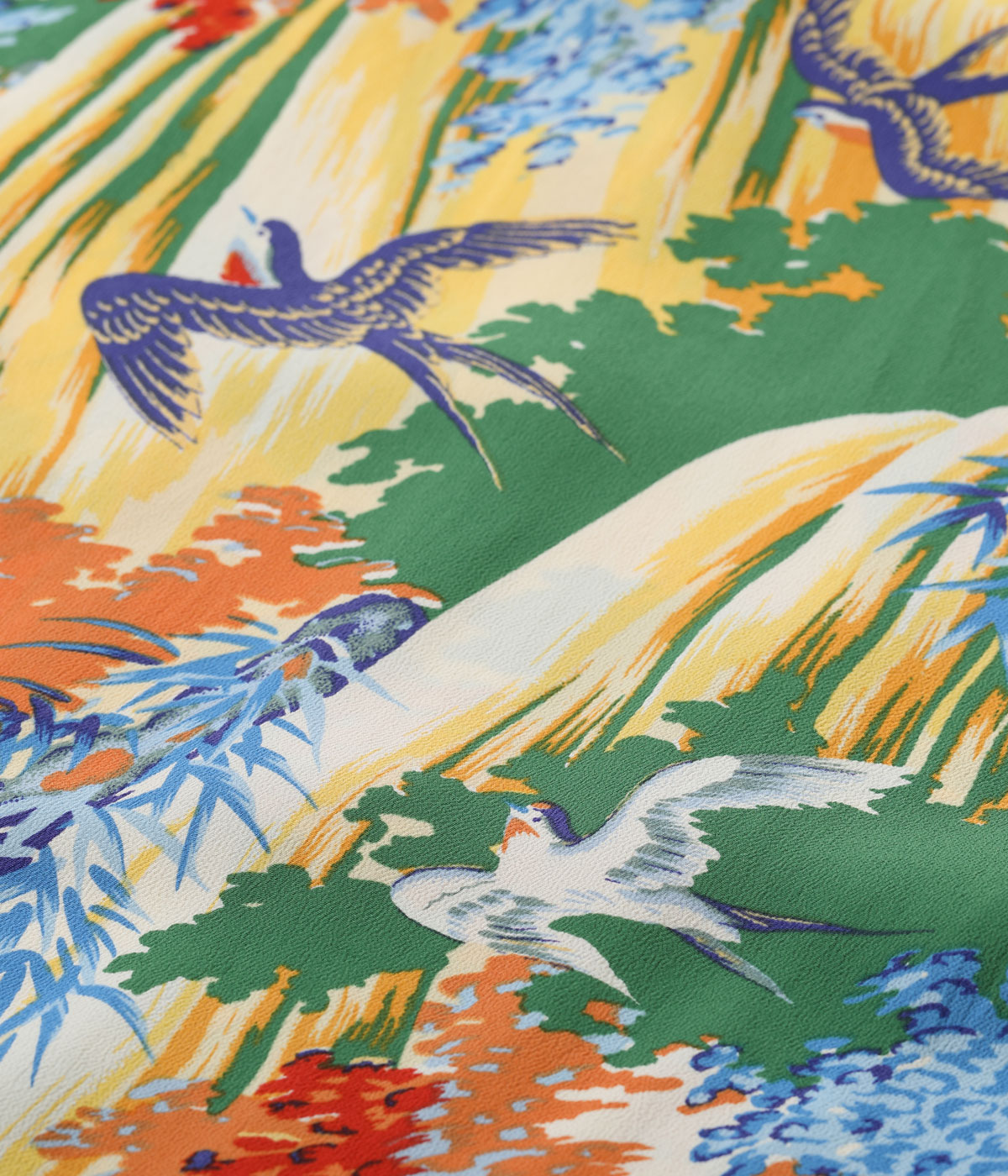 Lot No. SS39426 / RAYON HAWAIIAN SHIRT SWALLOW WILDLY FLUTTERING