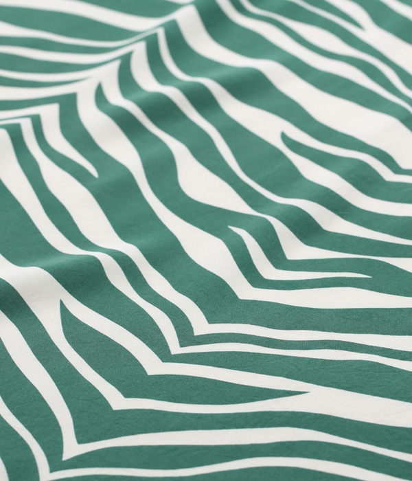 Lot No. SH38877 / HIGH DENSITY RAYON OPEN SHIRT ��ZEBRA��