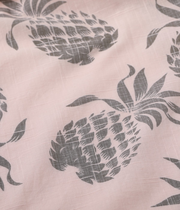 Lot No. DK39092 / DUKE KAHANAMOKU COTTON / LINEN HAWAIIAN SHIRT ��DUKE'S PINEAPPLE��