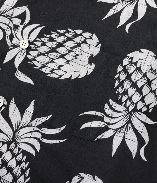 Lot No. DK39092 / DUKE KAHANAMOKU COTTON / LINEN HAWAIIAN SHIRT ��DUKE'S PINEAPPLE��