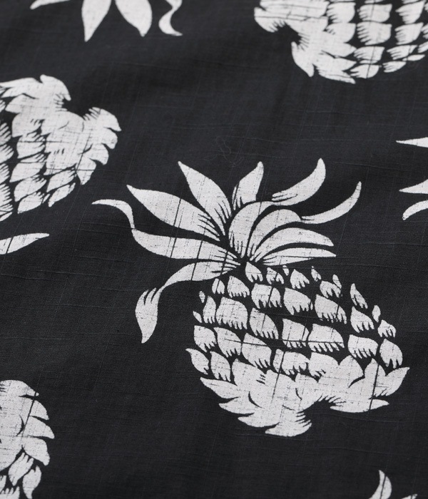 Lot No. DK39092 / DUKE KAHANAMOKU COTTON / LINEN HAWAIIAN SHIRT ��DUKE'S PINEAPPLE��