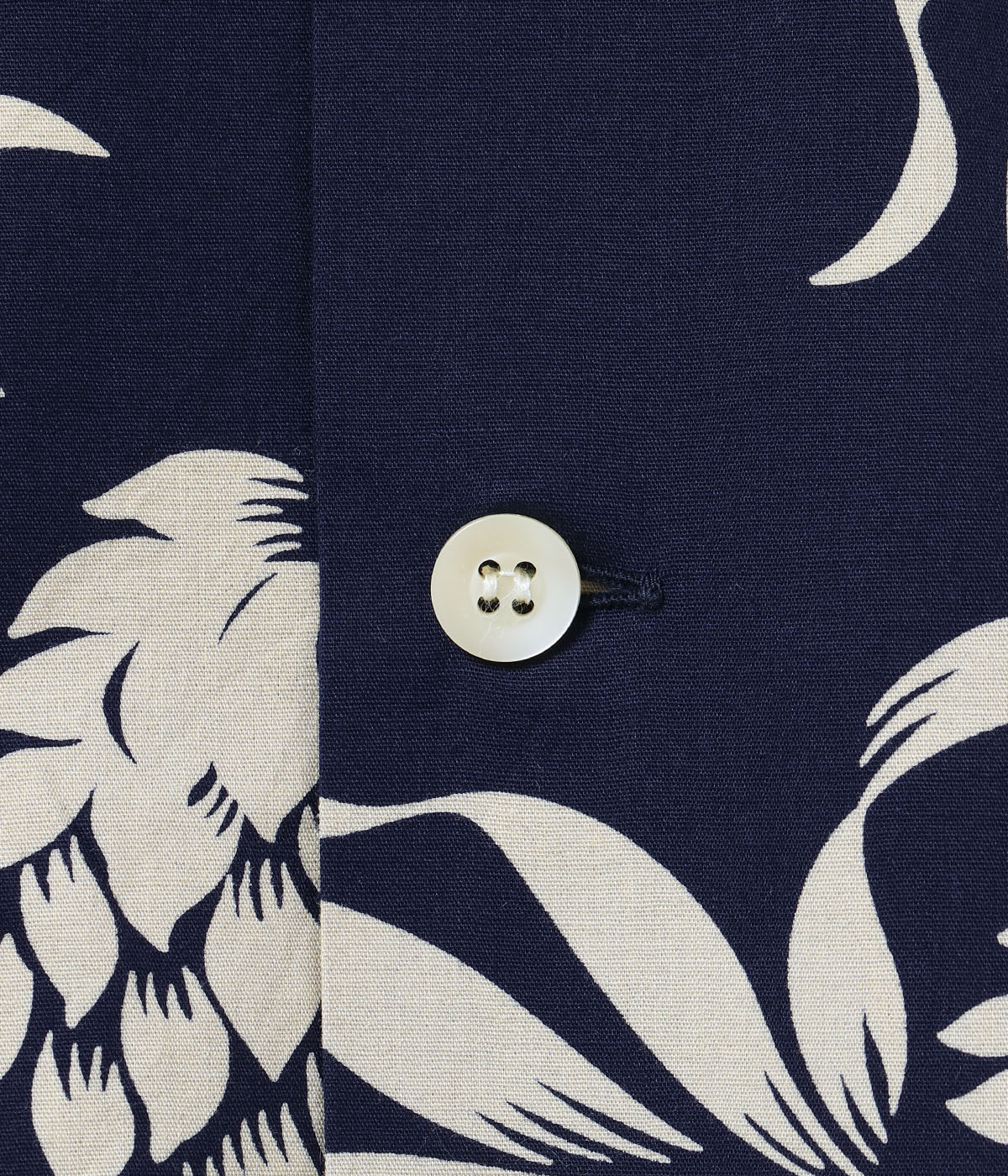 Lot No. DK37811 / DUKE KAHANAMOKU COTTON HAWAIIAN SHIRT ��DUKE'S PINEAPPLE��
