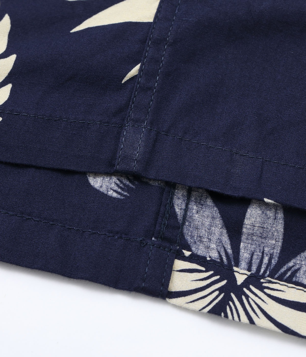 Lot No. DK37811 / DUKE KAHANAMOKU COTTON HAWAIIAN SHIRT ��DUKE'S PINEAPPLE��