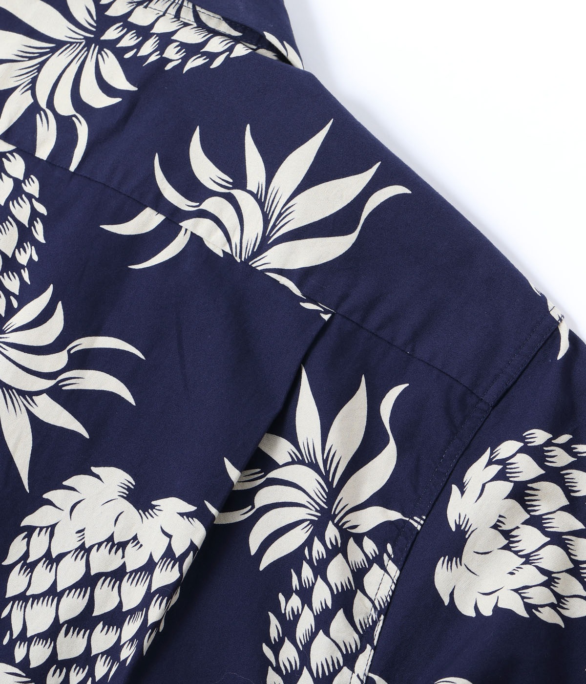 Lot No. DK37811 / DUKE KAHANAMOKU COTTON HAWAIIAN SHIRT ��DUKE'S PINEAPPLE��