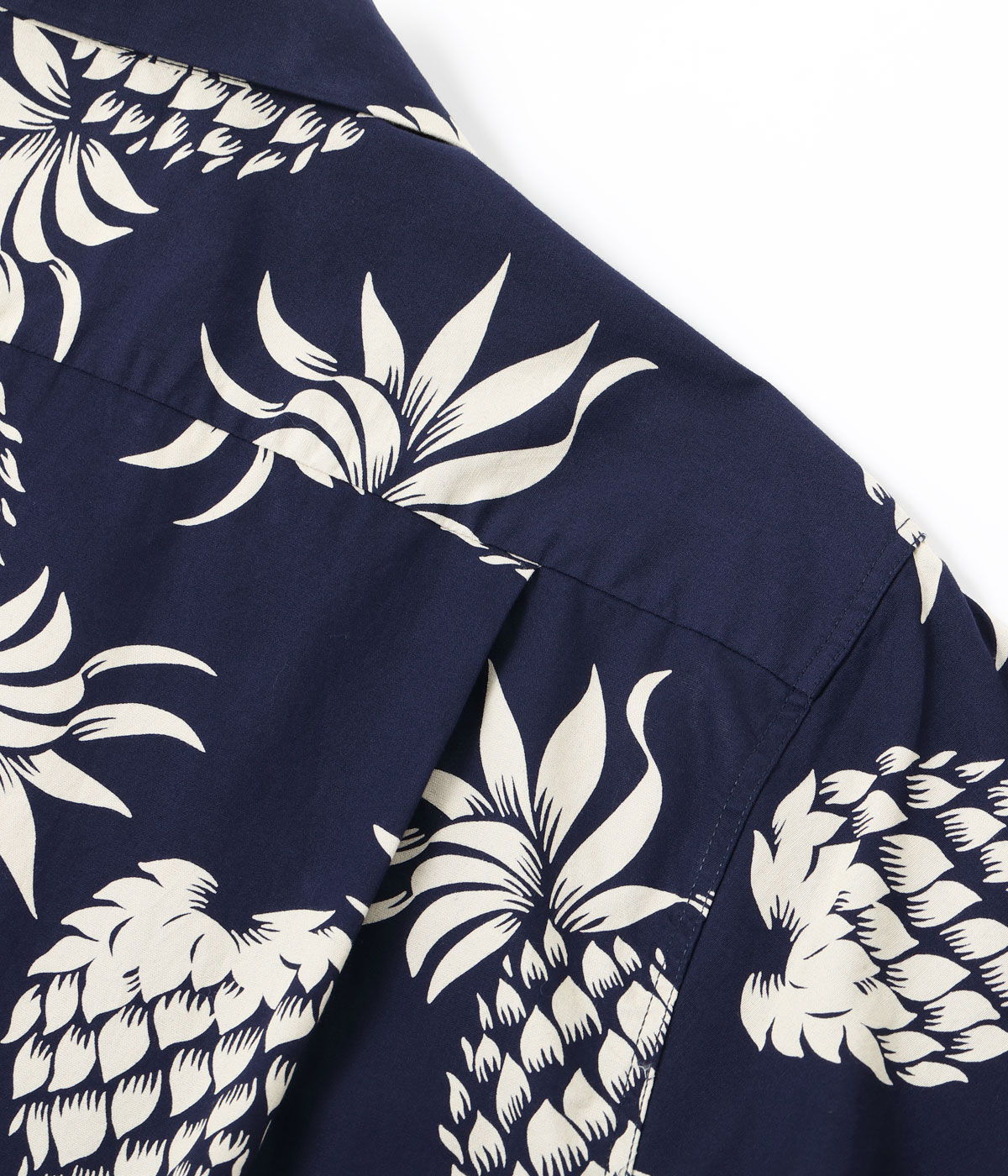 Lot No. DK37811 / DUKE KAHANAMOKU COTTON HAWAIIAN SHIRT DUKE'S PINEAPPLE