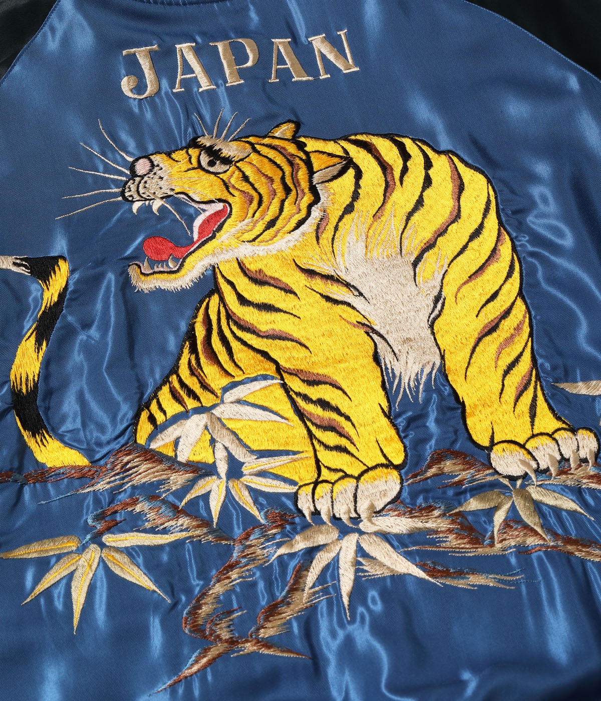Lot No. TT15972-119 / Early 1950s Style Acetate Souvenir Jacket ��EAGLE�� �� ��ROARING TIGER��