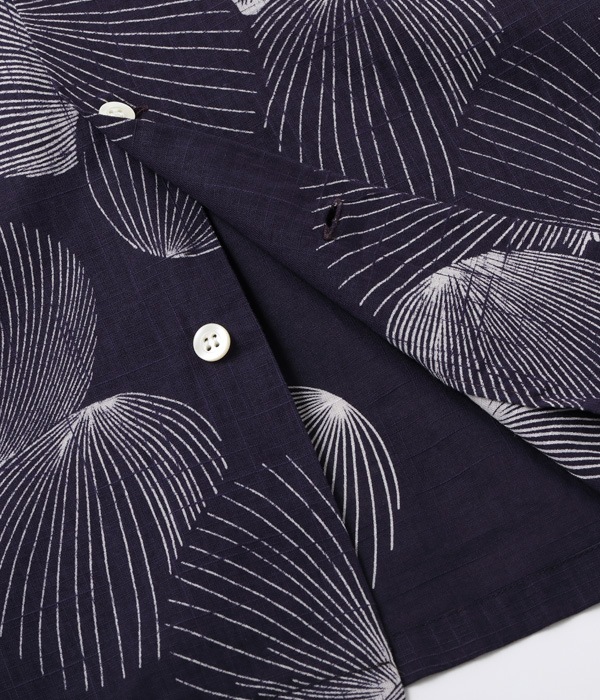 Lot No. DK39094 / DUKE KAHANAMOKU COTTON / LINEN HAWAIIAN SHIRT DUKE'S SHELL