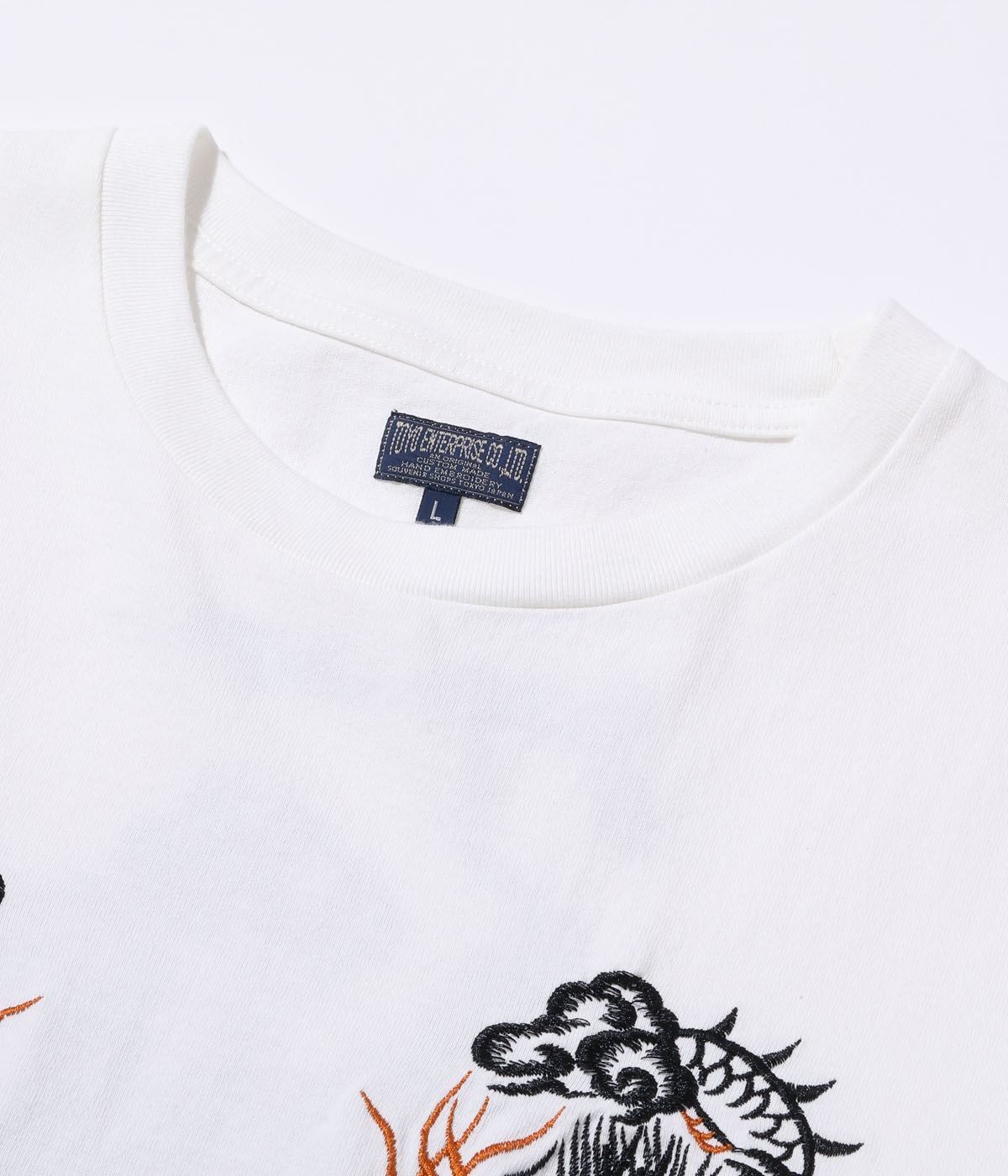 Lot No. TT79388 / SUKA T-SHIRT EMBROIDERED FLOATING DRAGON