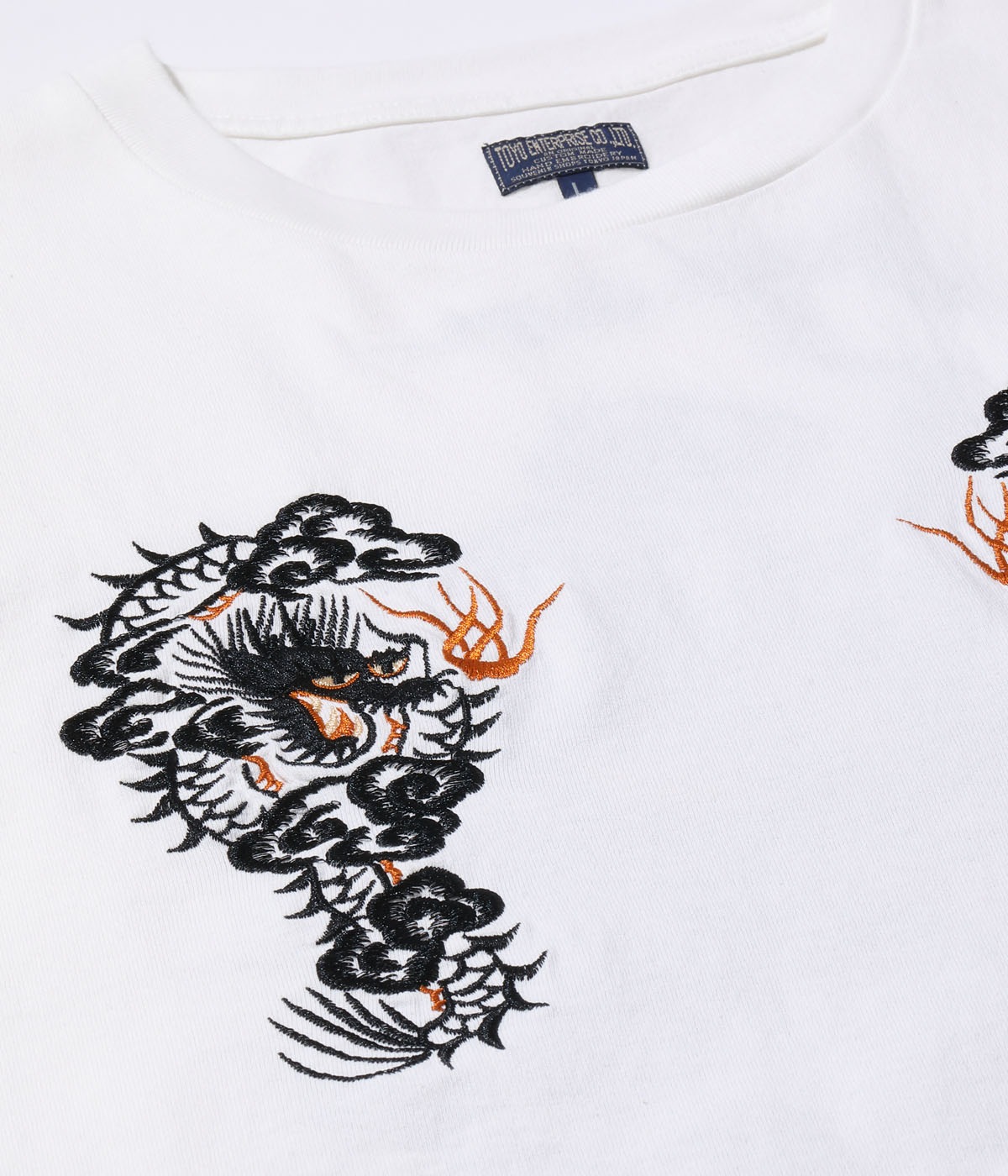 Lot No. TT79388 / SUKA T-SHIRT EMBROIDERED FLOATING DRAGON