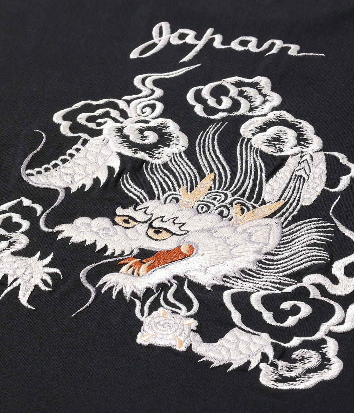 Lot No. TT79388 / SUKA T-SHIRT EMBROIDERED FLOATING DRAGON