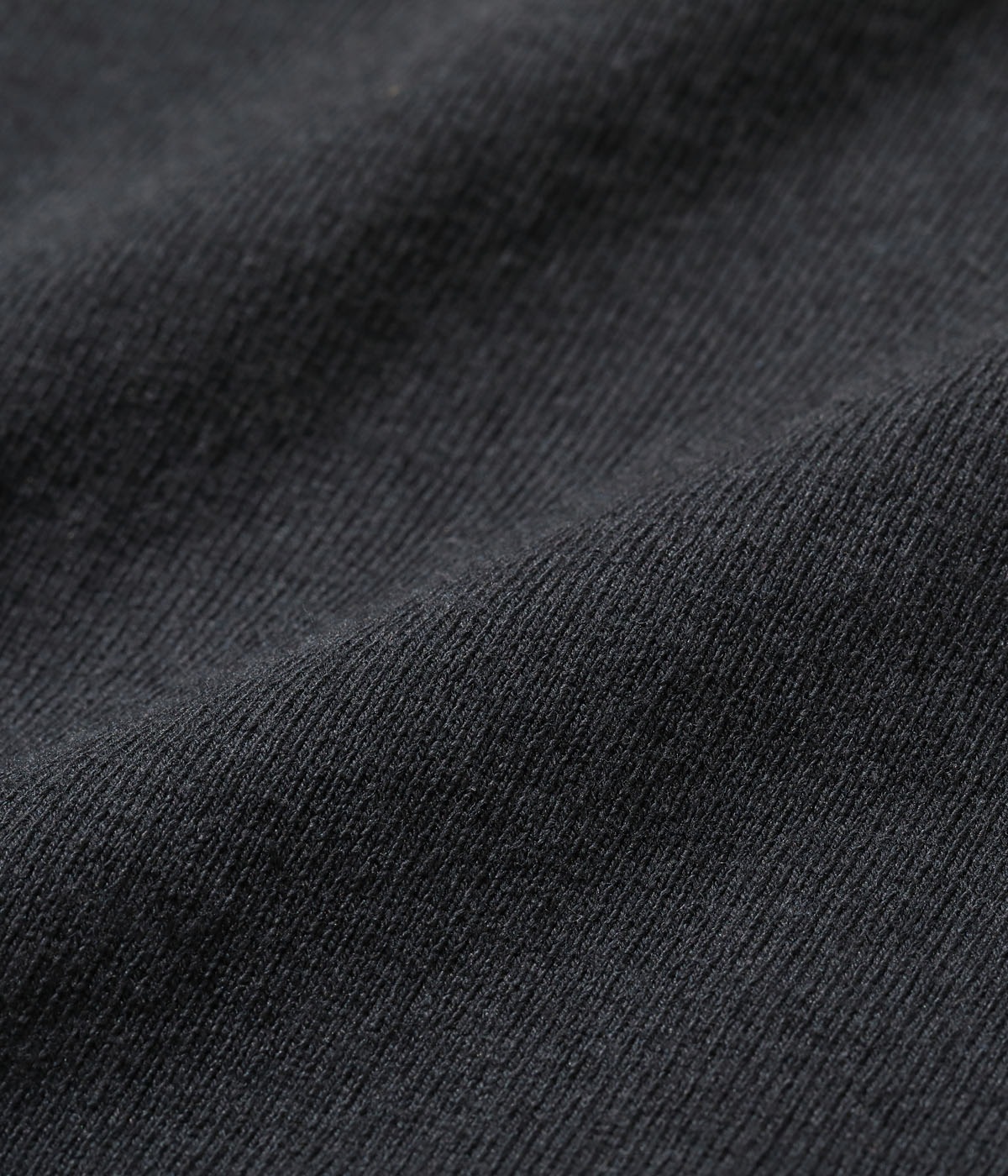 Lot No. TT79388 / SUKA T-SHIRT EMBROIDERED FLOATING DRAGON