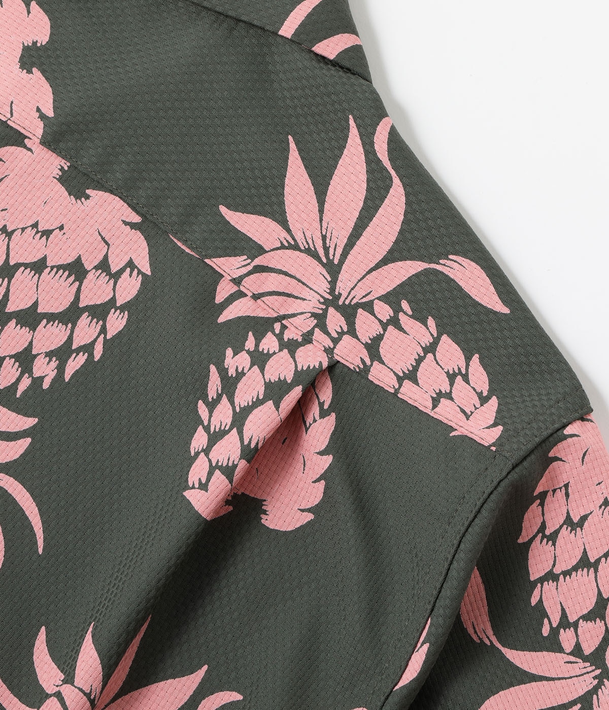Lot No. DK39398 / DUKE KAHANAMOKU COOLMAX��� HAWAIIAN SHIRT ��DUKE'S PINEAPPLE��