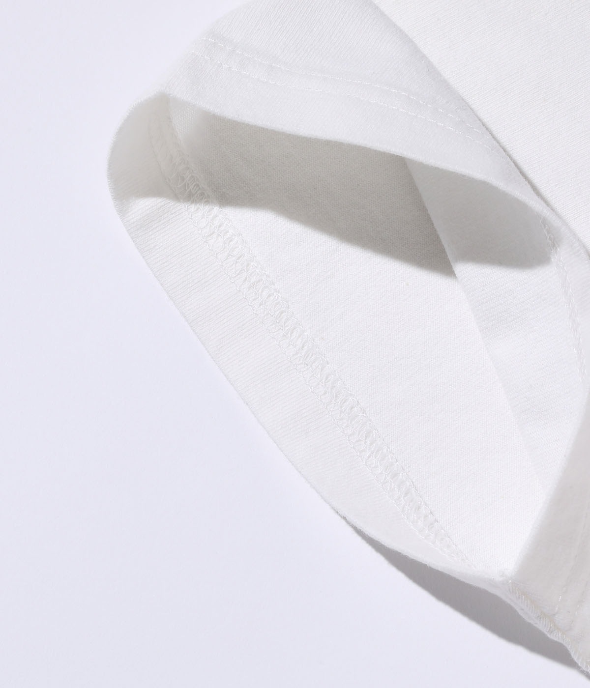 Lot No. TT79389 / SUKA T-SHIRT EMBROIDERED ��RISING DRAGON��