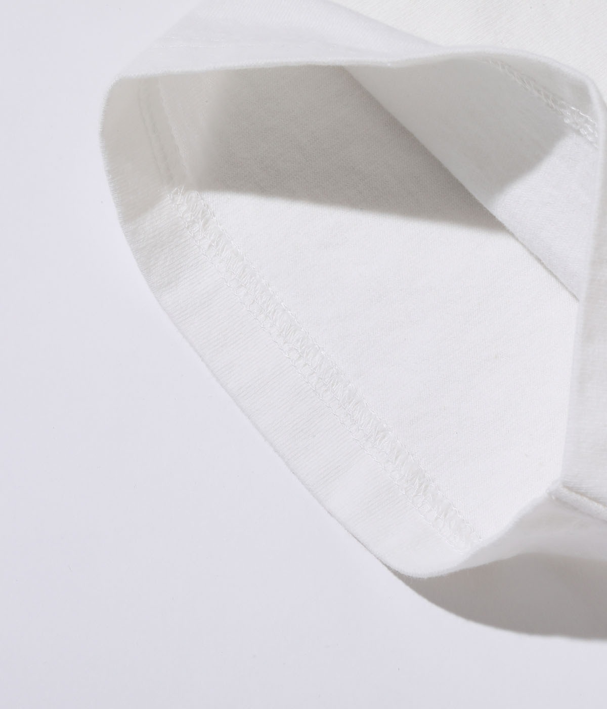 Lot No. TT79389 / SUKA T-SHIRT EMBROIDERED RISING DRAGON