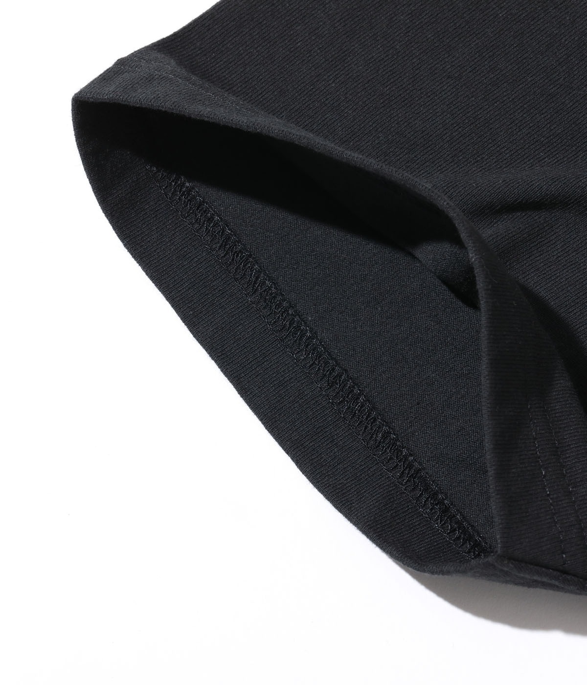 Lot No. TT79389 / SUKA T-SHIRT EMBROIDERED RISING DRAGON