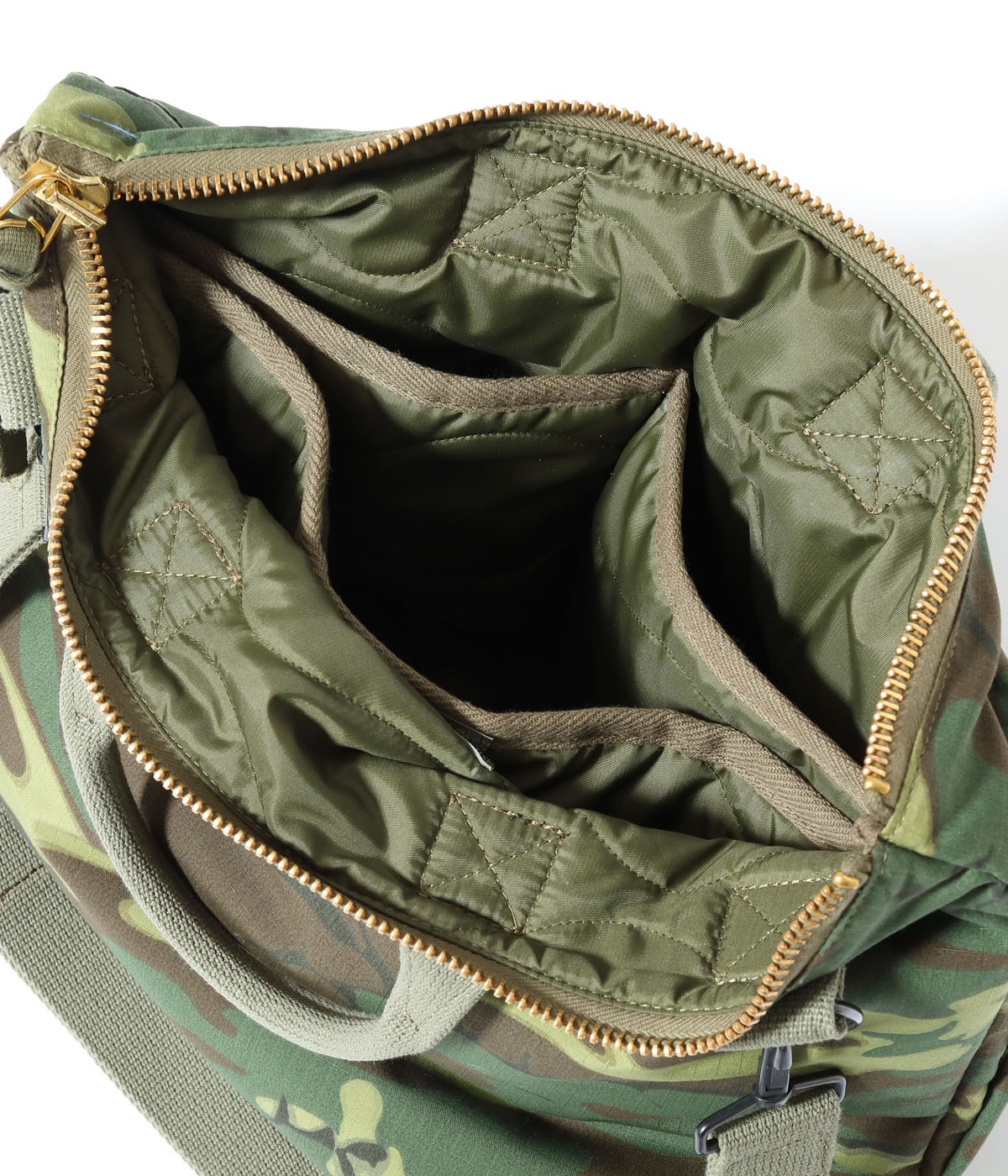 Lot No. BR02841 / ERDL CAMOUFLAGE HELMET BAG