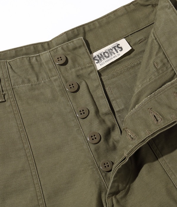 Lot No. BR51735 / TROUSERS, MEN'S, COTTON SATEEN OLIVE GREEN QM SHADE 107, TYPE , CLASS SHORTS