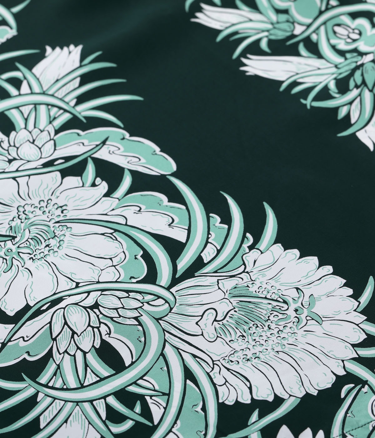 Lot No. SS39612 / RAYON HAWAIIAN SHIRT ��NIGHT BLOOMING CEREUS BORDER��