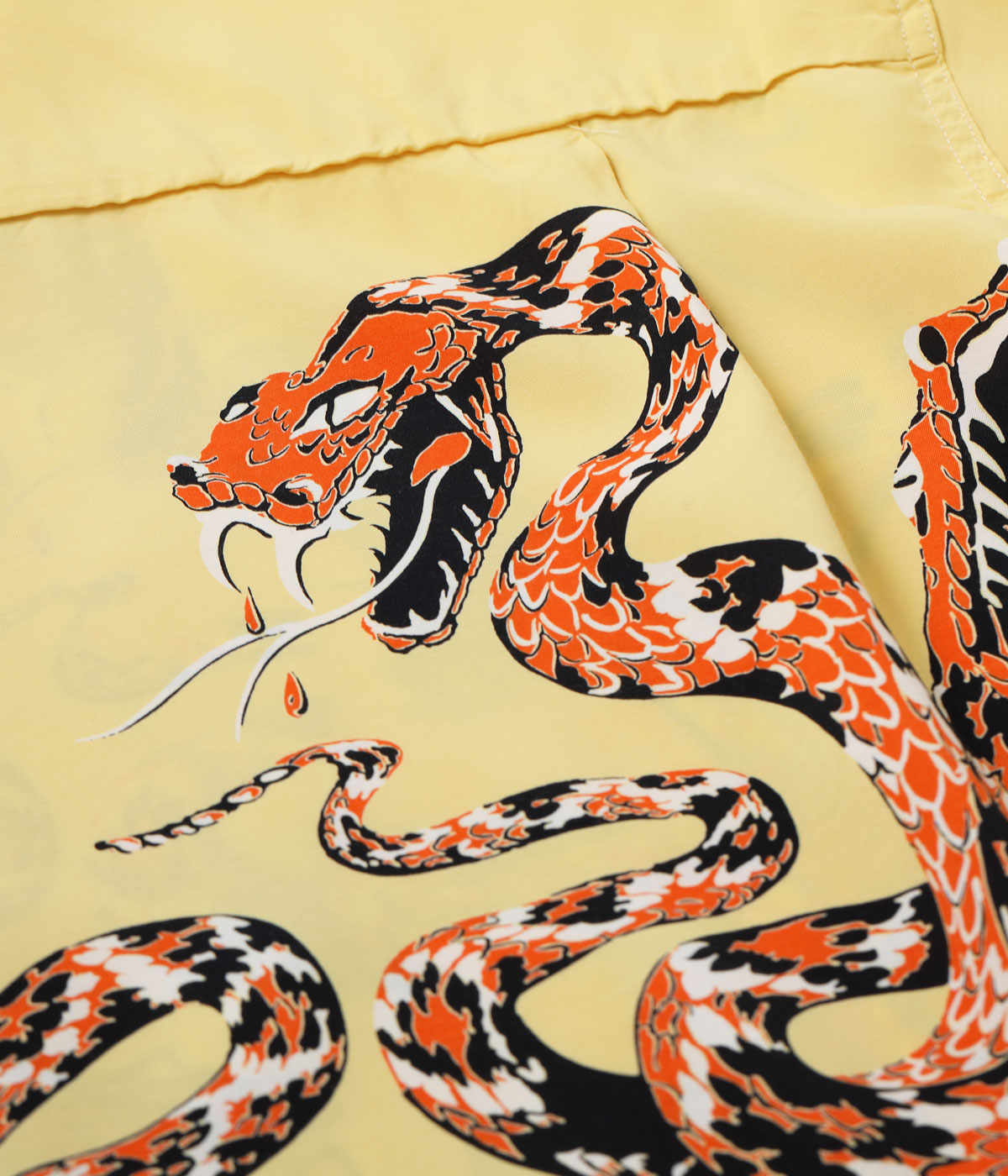 Lot No. SH39486 / HIGH DENSITY RAYON OPEN SHIRT RATTLE SNAKE