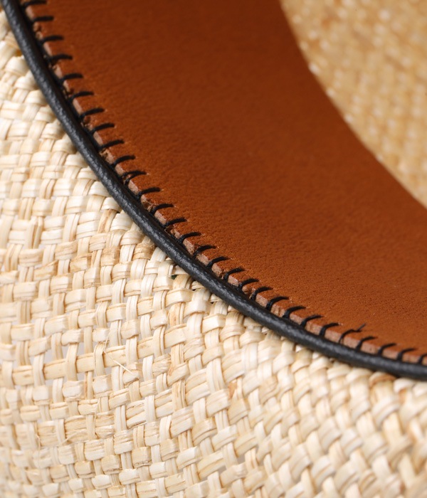 Lot No. SS02740 / ��LILY IN PARADISE�� ISLAND BAO by Mr.FATMAN