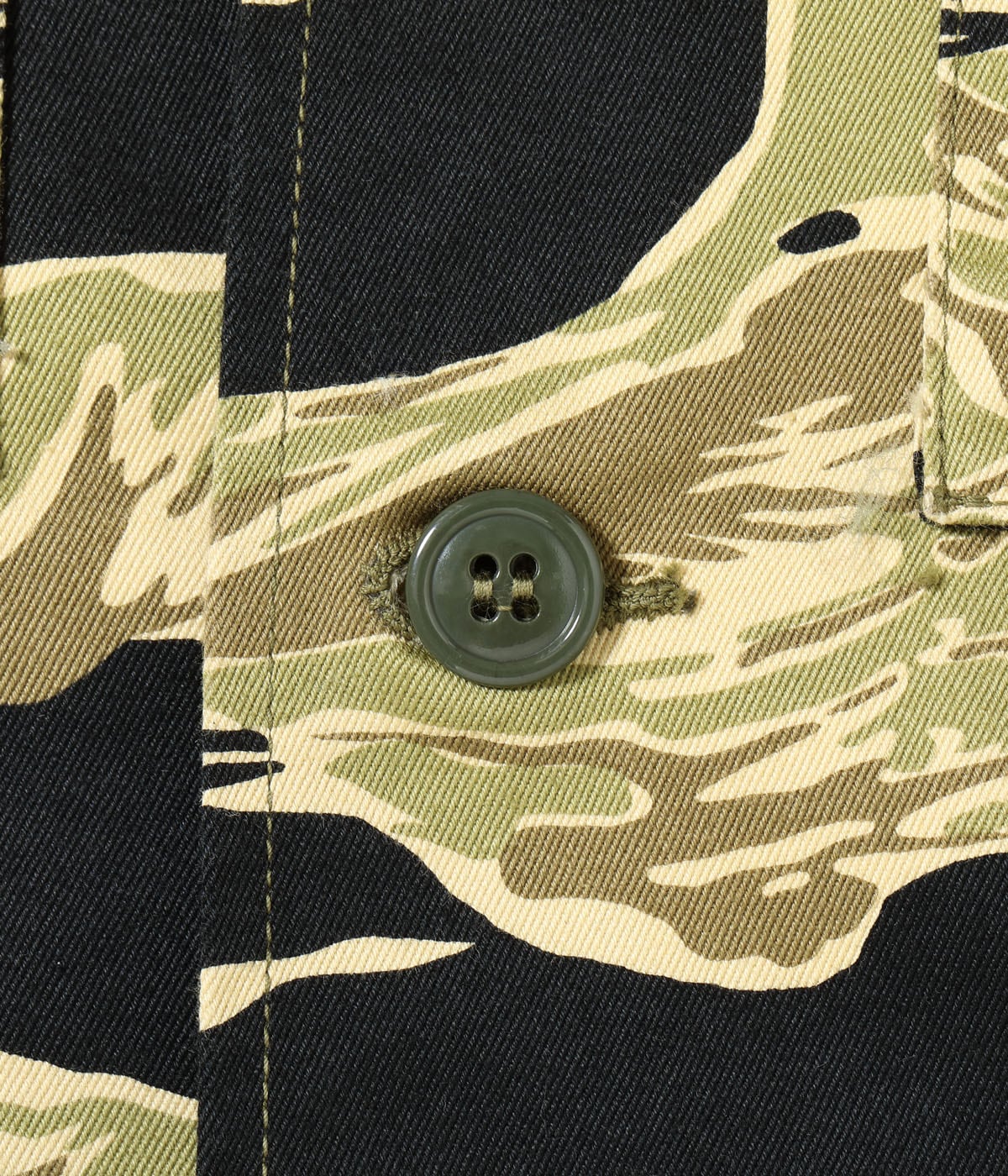 Lot No. BR15587 / GOLD TIGER PATTERN JACKET