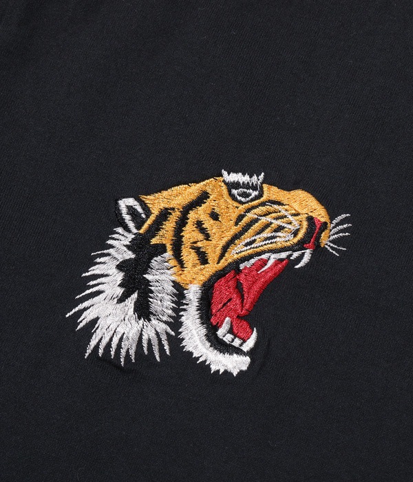 Lot No. TT78533 / SUKA POCKET T-SHIRT EMBROIDERED GOLD TIGER