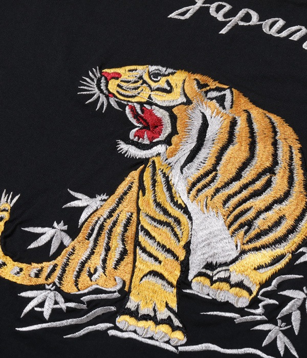 Lot No. TT78533 / SUKA POCKET T-SHIRT EMBROIDERED GOLD TIGER