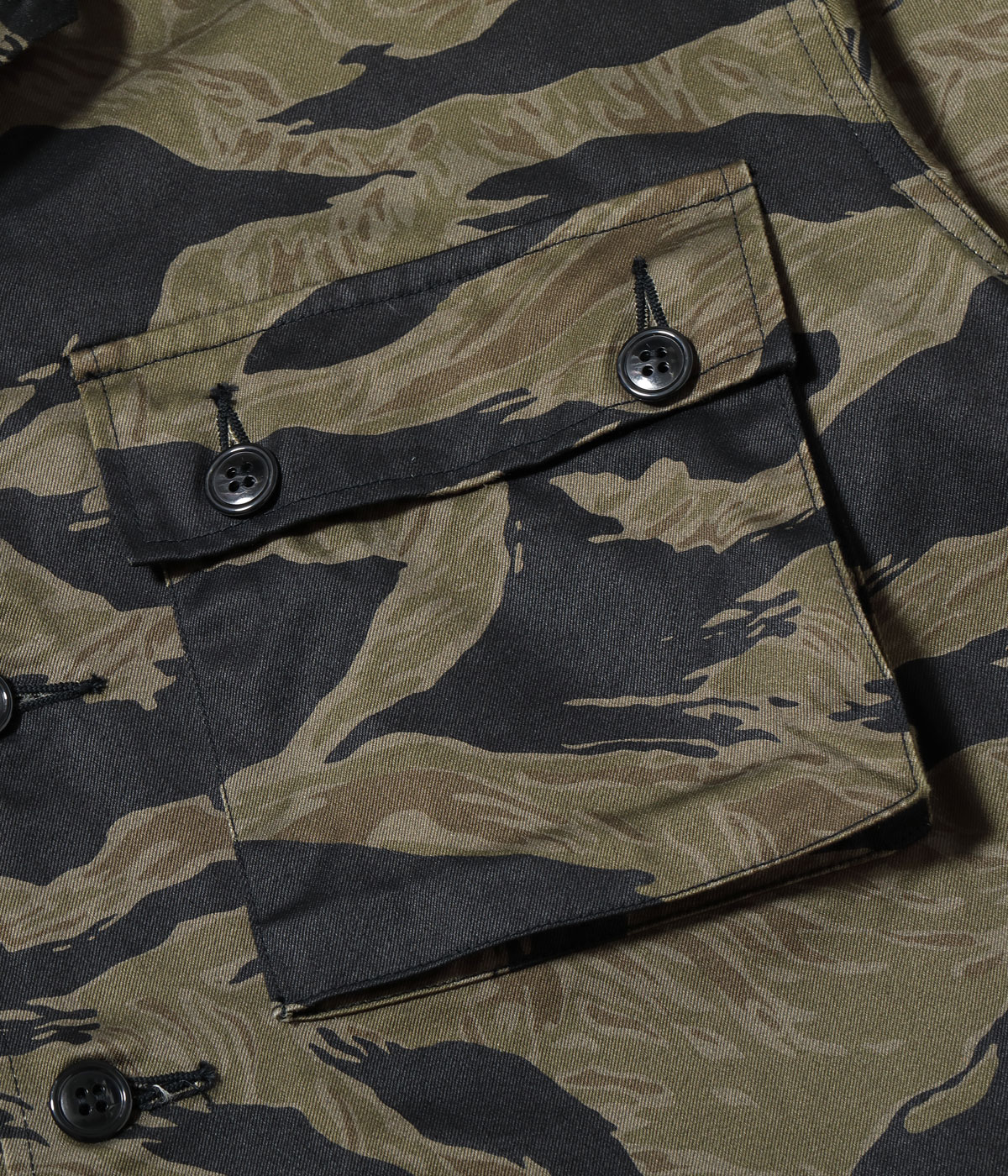 Lot No. BR15778 / WILLIAM GIBSON COLLECTION BLACK TIGER PATTERN JACKET OVER DYE