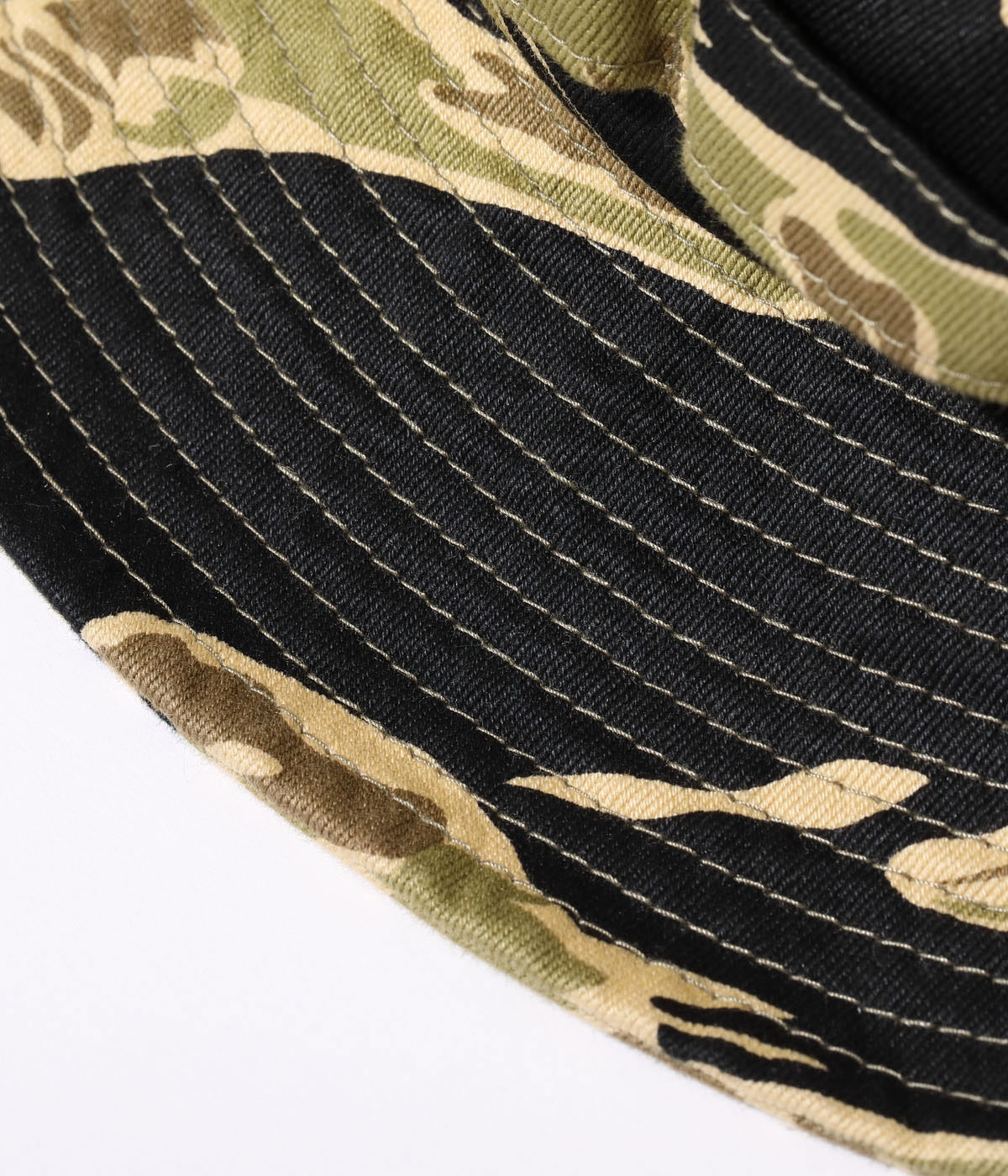 Lot No. BR02791 / GOLD TIGER CAMOUFLAGE BONNIE HAT