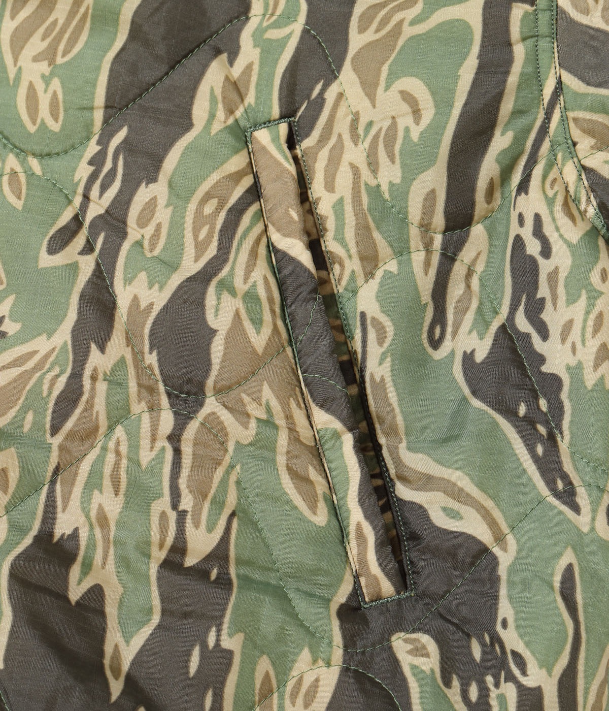 Lot No. MO15821 / MODUCT JACKET, DECK, TANK