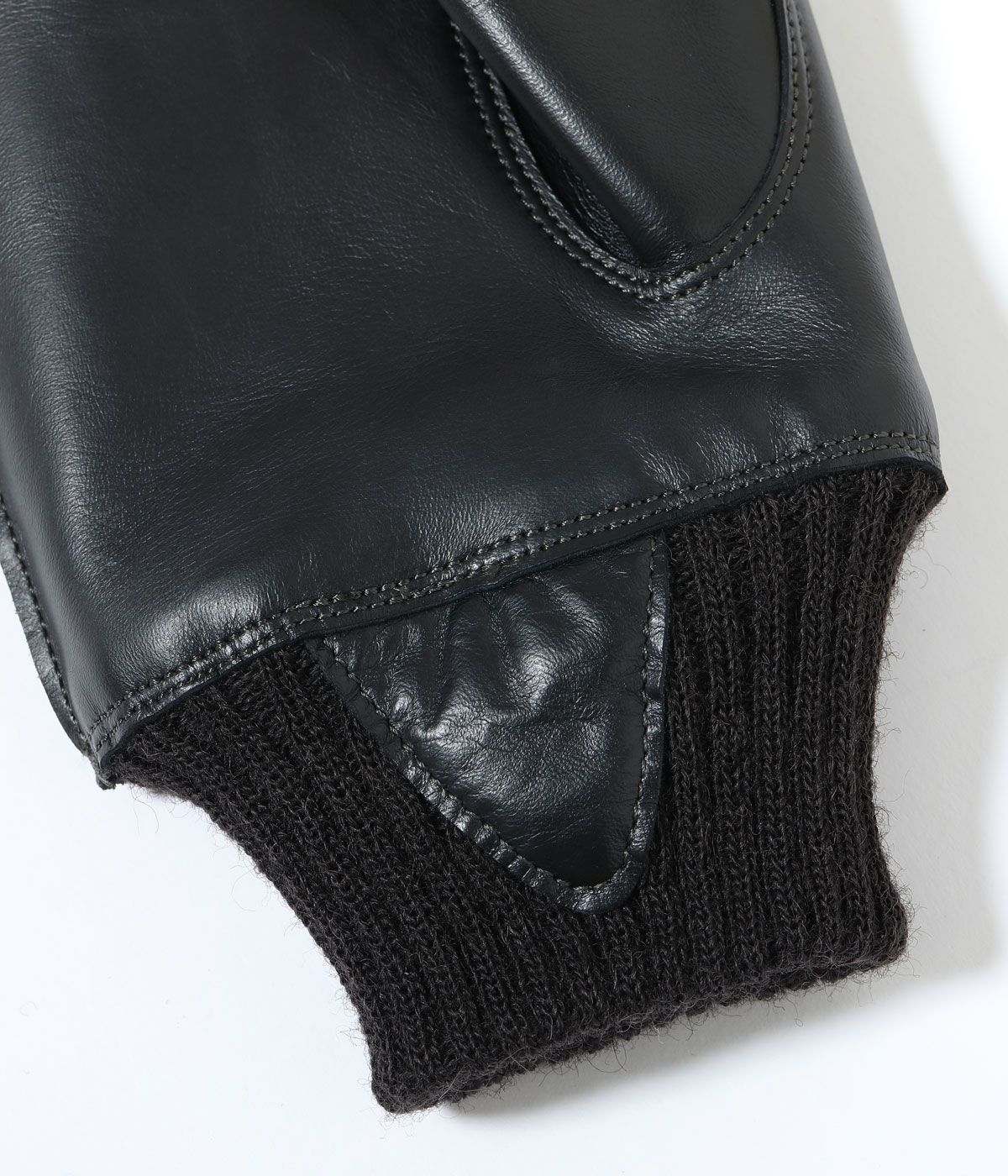 Lot No. BR02873 / WILLIAM GIBSON COLLECTION BLACK A-10 GLOVE