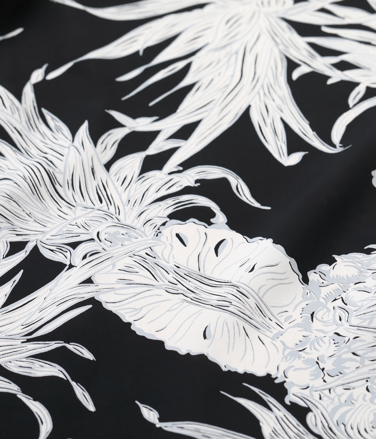 Lot No. SS39413 / RAYON HAWAIIAN SHIRT ��ISLAND PINEAPPLE��