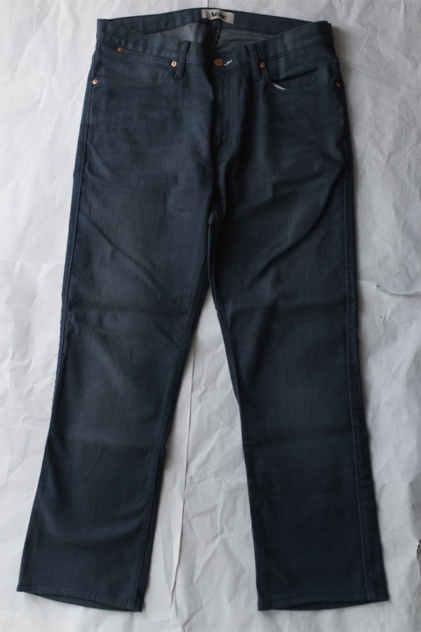 ブラックデニムパンツ