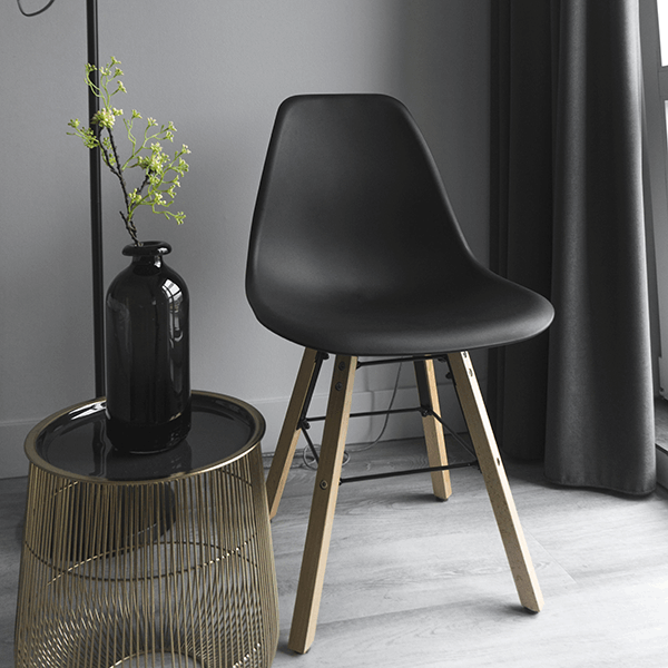 エルゴフィット・ブラックチェア