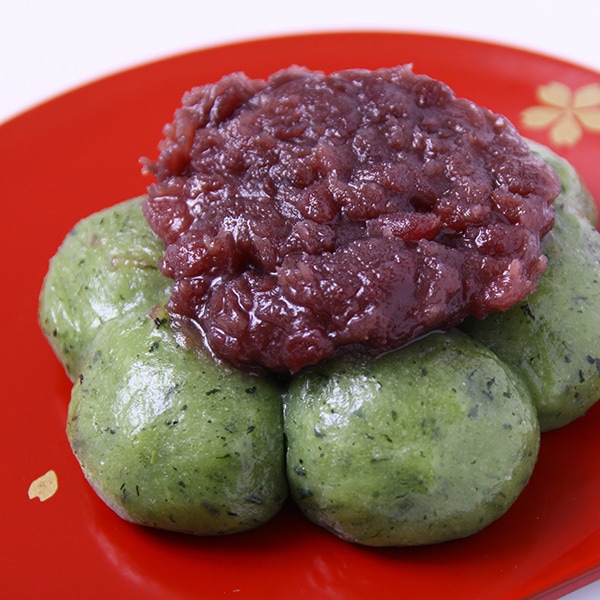 よもぎ団子粒あん載せ