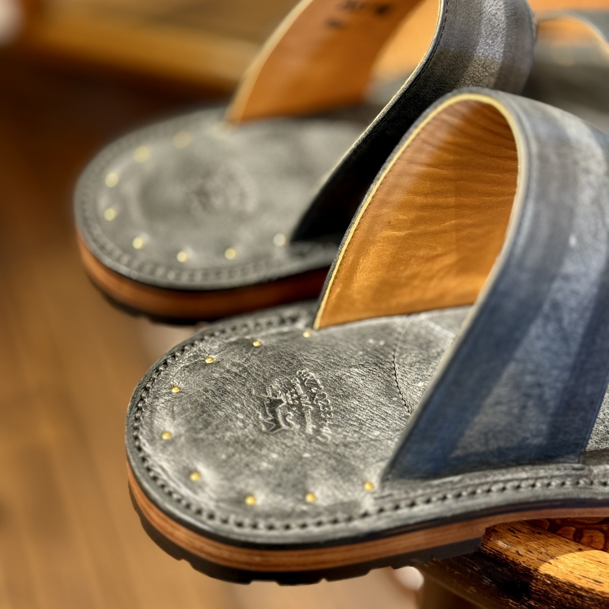 マニュファクチャーズ・スタンダード アリ|ARI BLACK レザーサンダル