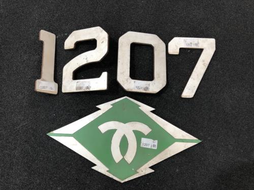 神戸市交通局　側面　車番・局章（1207-1）