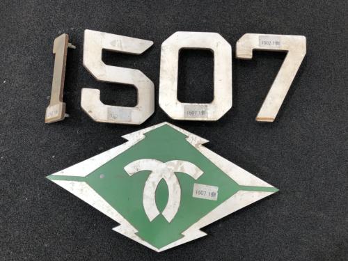 神戸市交通局　側面　車番・局章（1507-1）