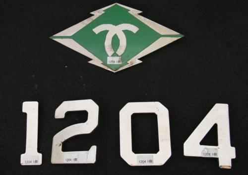 神戸市交通局　側面　車番・局章（1204-1）